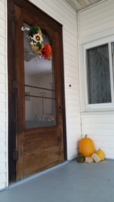 Bobbi's Bungalow autumn front door
